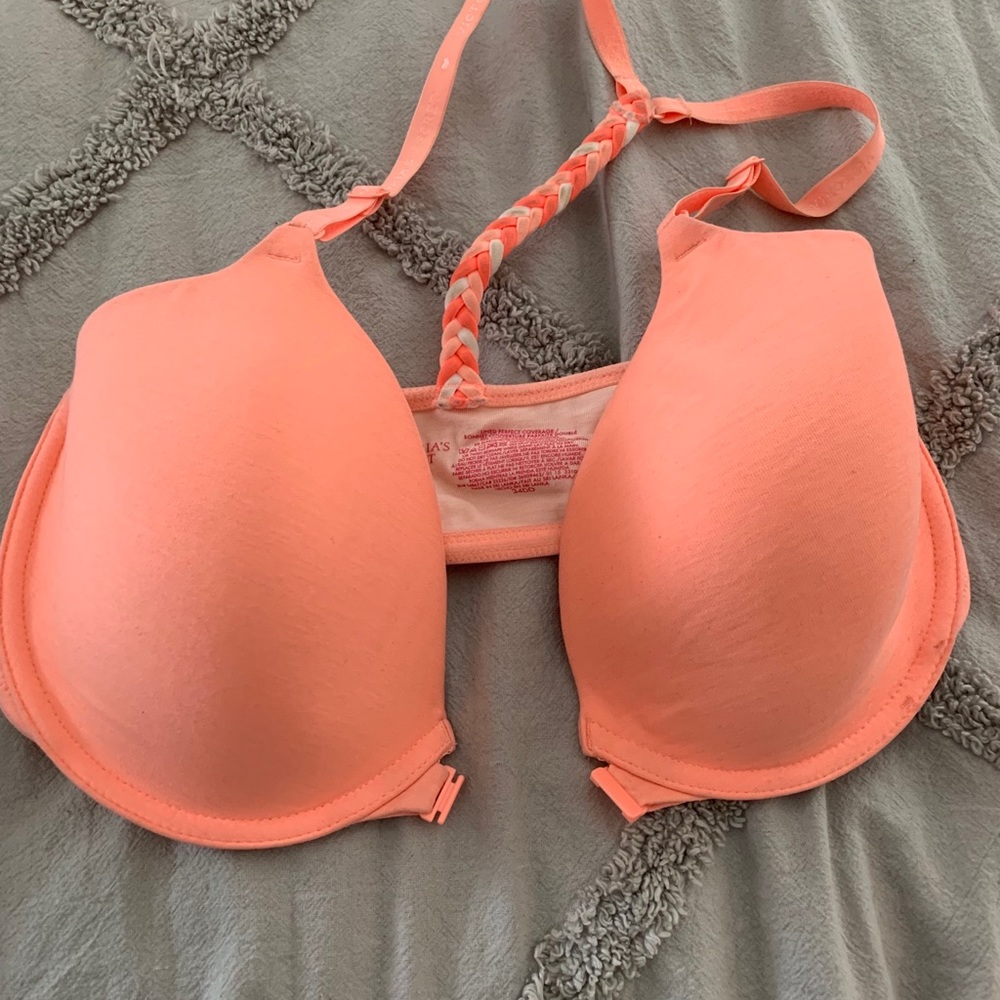 Victoria Secret 34DD bra